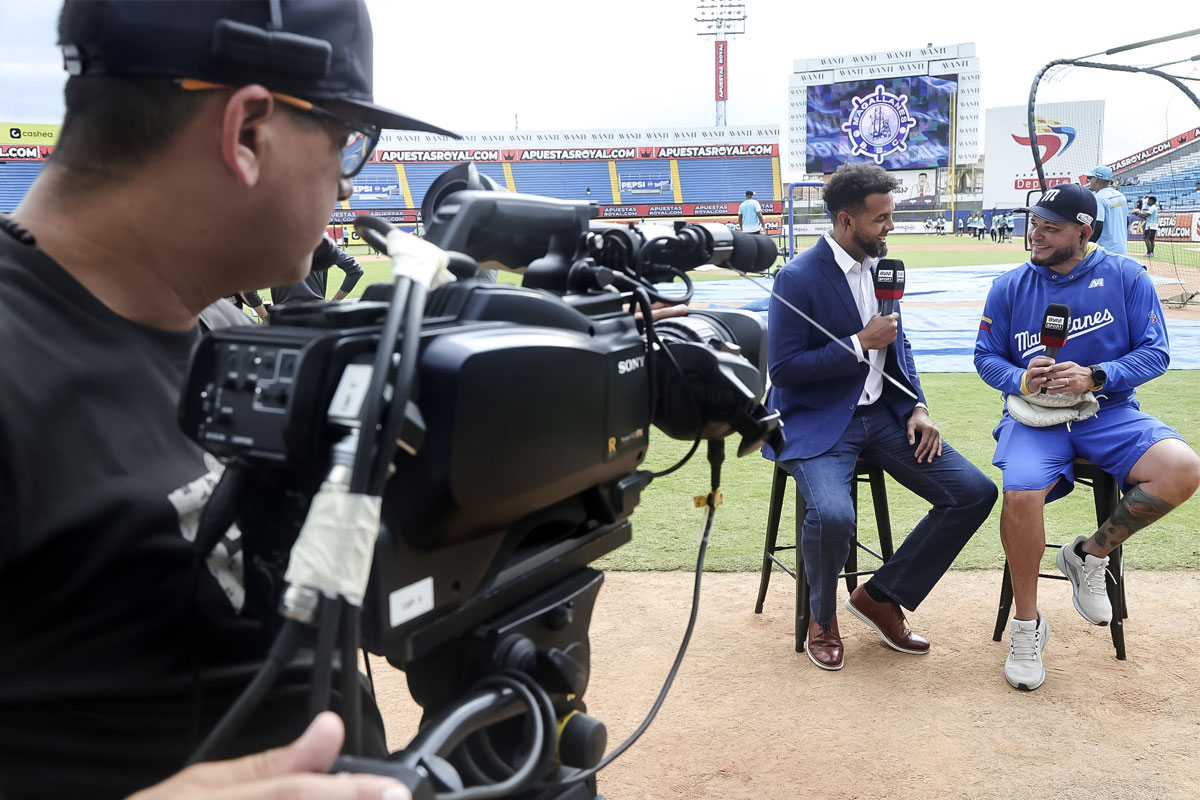 Del bate al micrófono: “Cafecito” Martínez cambia de piel