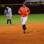 Águilas sometió a Bravos para acercarse a la punta