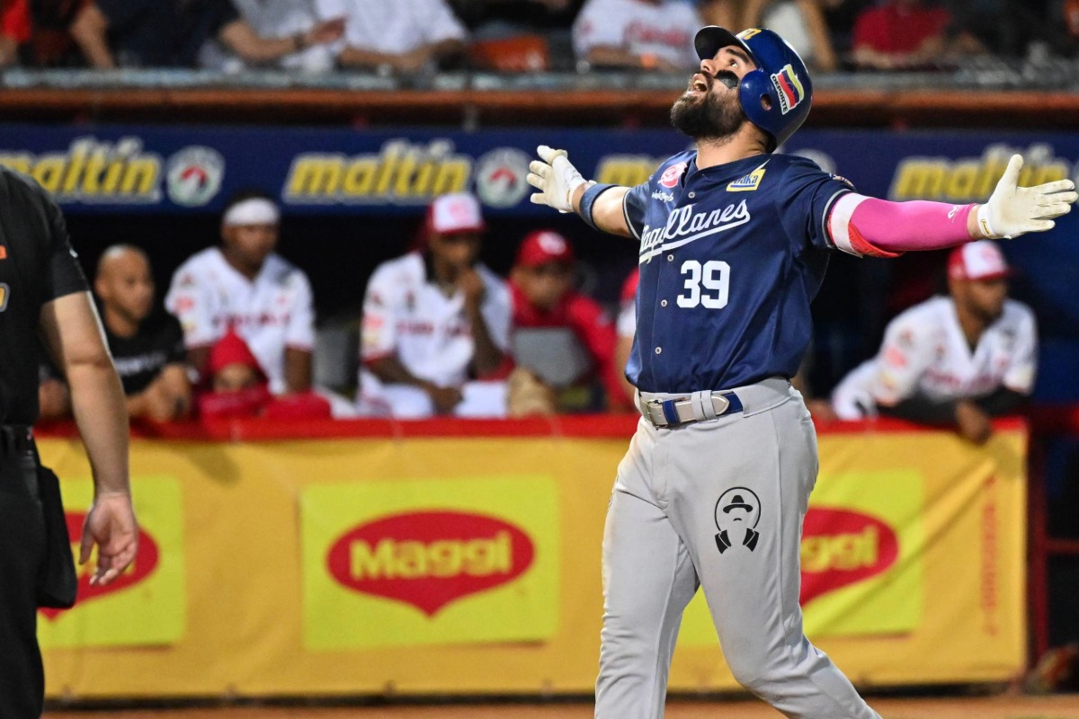 Back-to-back y brillante bullpen pone a Magallanes con un pie en la Gran Final