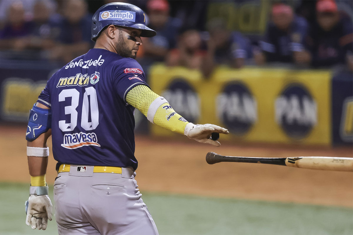 La metamorfosis de Ángel Reyes: el despertar del monstruo de postemporada