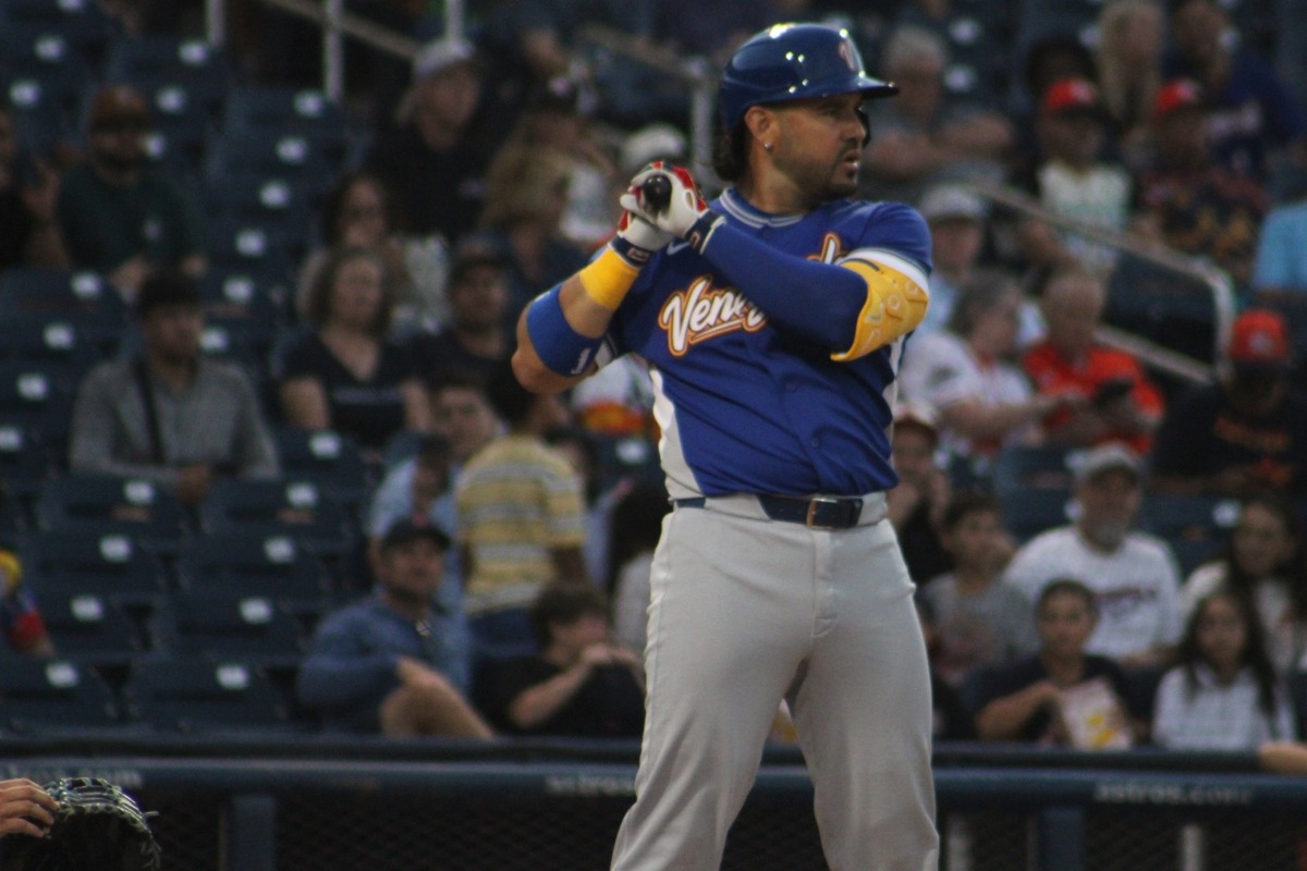 Venezuela cayó en el primer juego de preparación al Clásico con un jonrón de Carlos Pérez