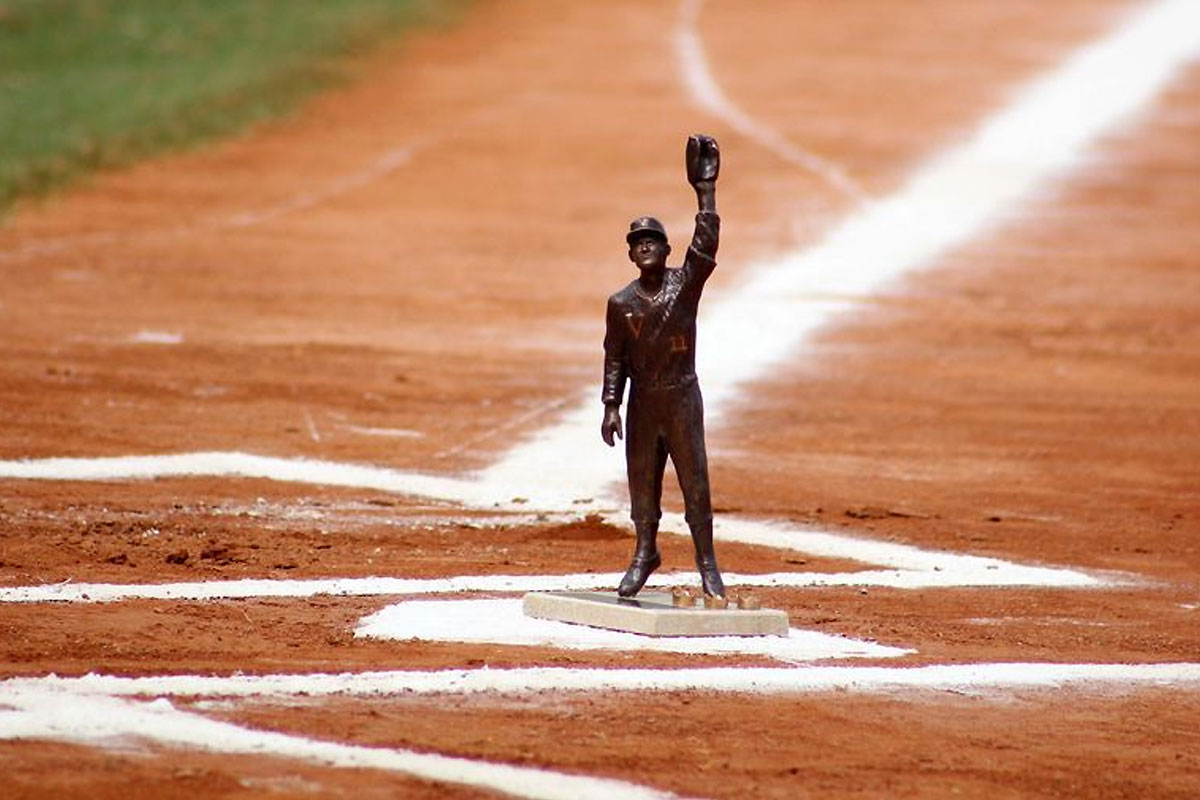 La estatuilla del Premio Luis Aparicio llega a Cooperstown
