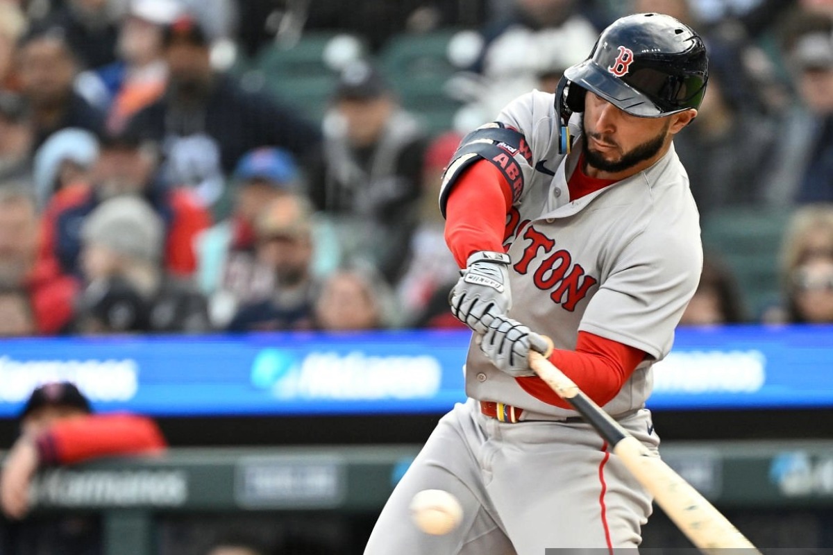 Wilyer Abreu proyecta hacer añicos su marca personal de juegos multihits