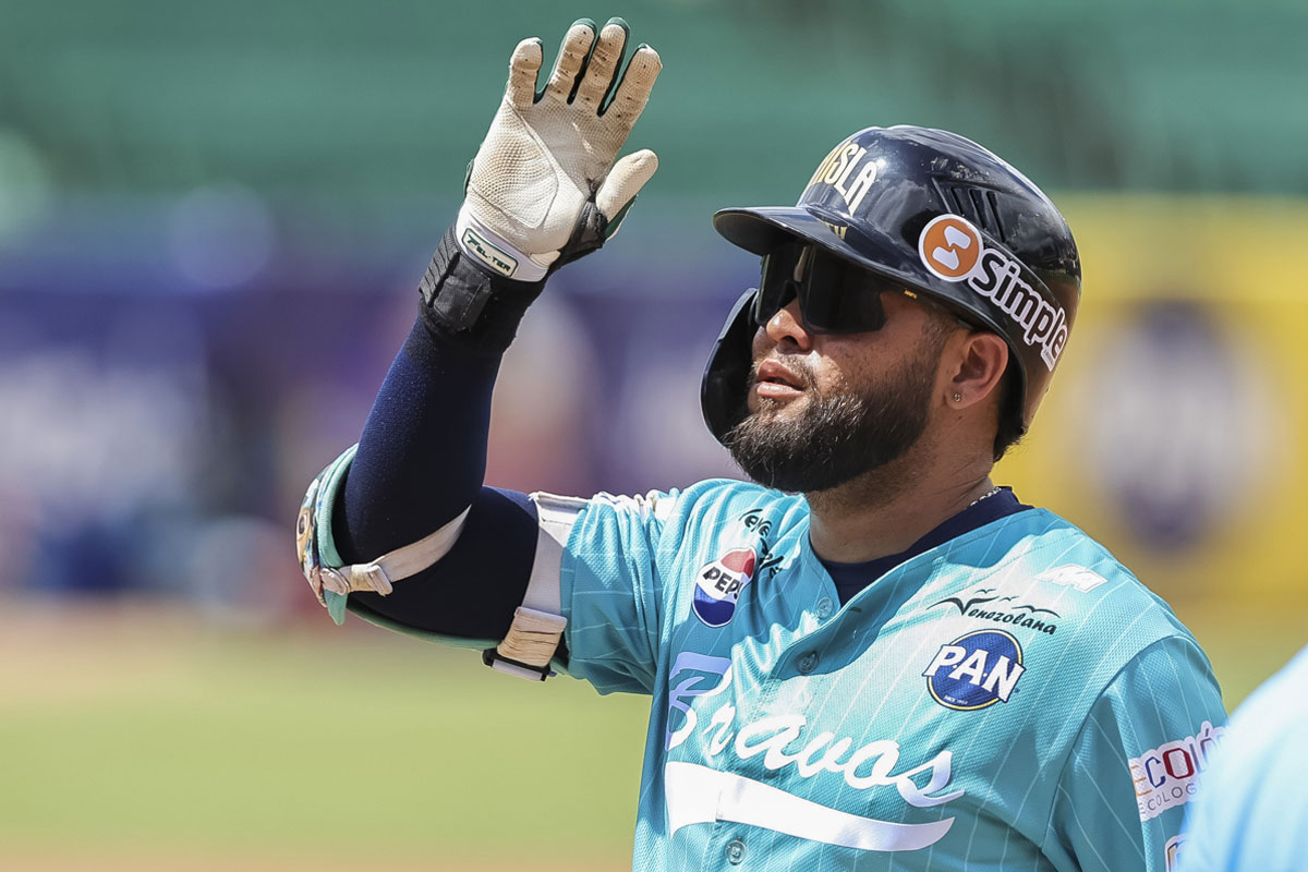 Breyvic Valera fue cambiado de Bravos al Magallanes por Junior Guerra