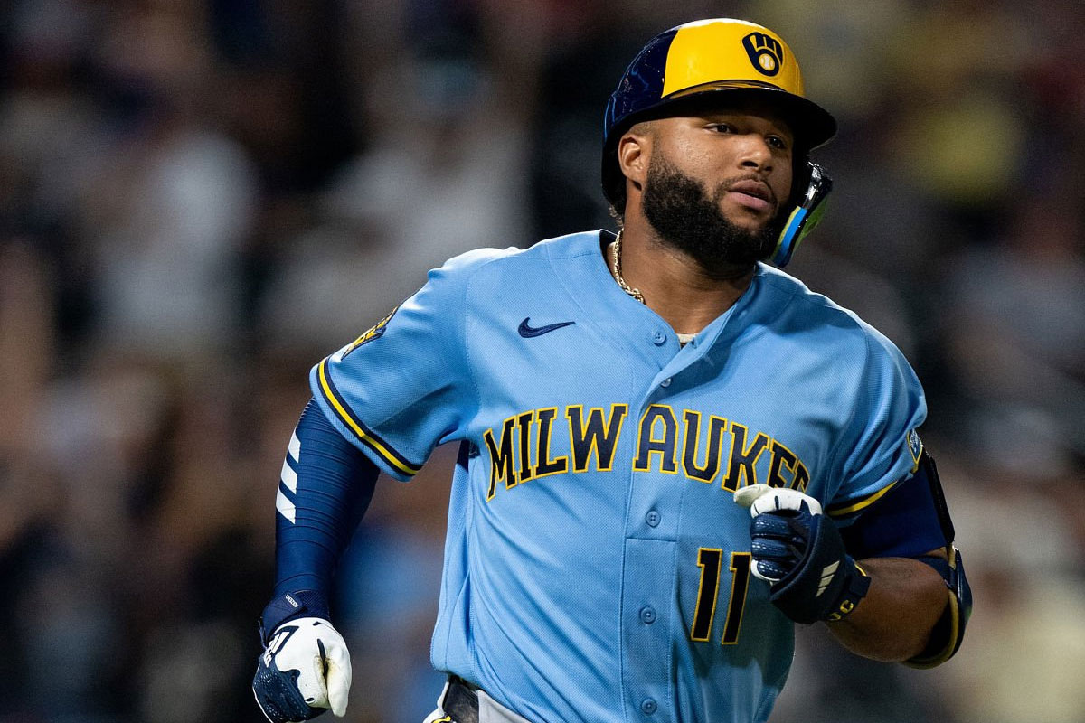 Jackson Chourio se robó dos bases para hacer historia