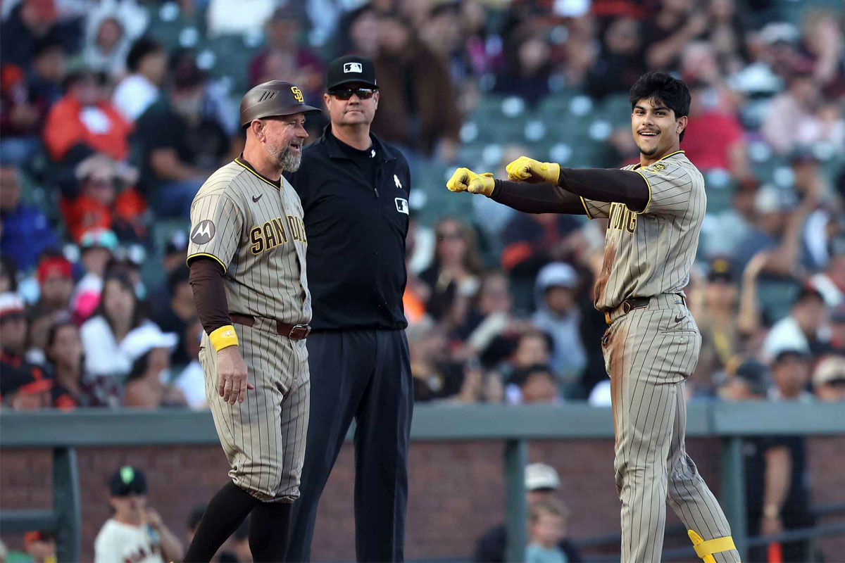 Ethan Salas inauguró su cuenta de hits en las Grandes Ligas con un triple histórico