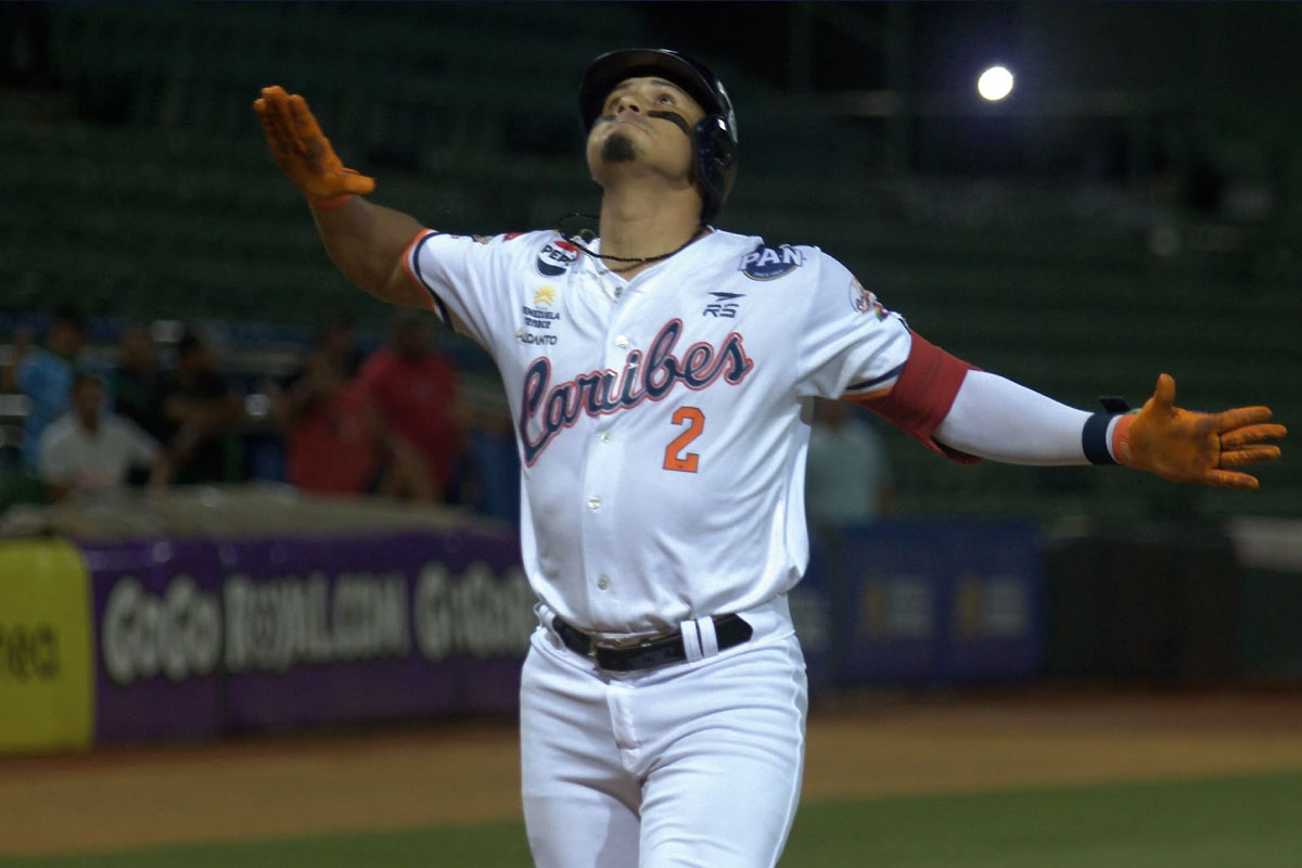 Caribes llegó a 10 triunfos y subió al primer lugar liderado por Grand Slam de Leonel Valera